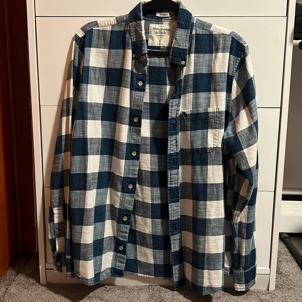 Large Abercrombie & Fitch Blue and White Muscle Fit Flannel